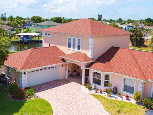 1490  Bella Casa Court, Merritt Island, Florida 32952