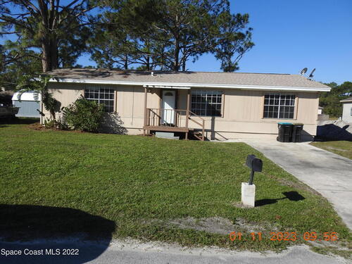 484 Bridgeport Avenue NW, Palm Bay, FL 32907