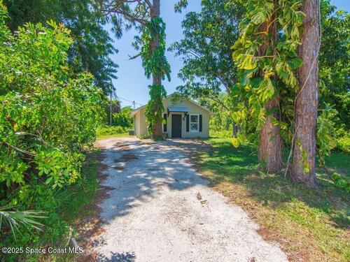 1325 17th Court SW, Vero Beach, FL 32962