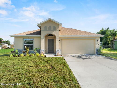 1343 Danforth Street SW, Palm Bay, FL 32908