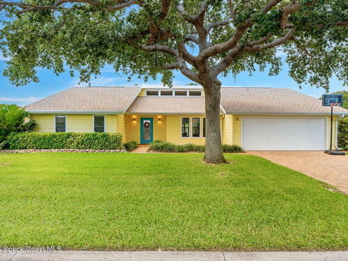 33 Yawl Drive, Cocoa Beach, FL 32931