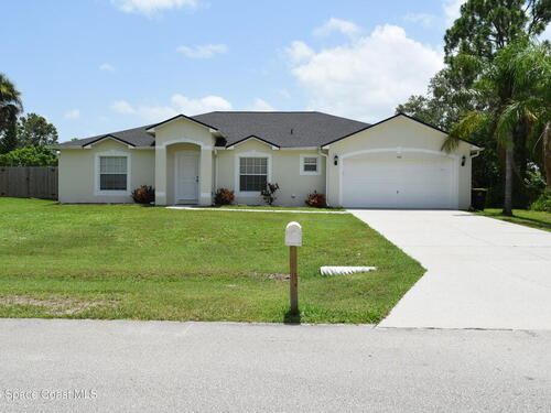 142 Brescia Street NE, Palm Bay, FL 32907