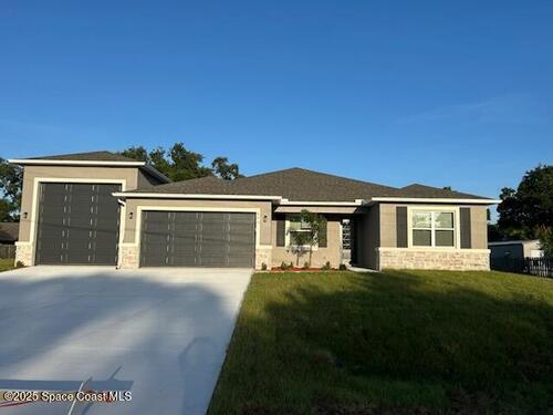 890 Emerson Drive NE, Palm Bay, FL 32907