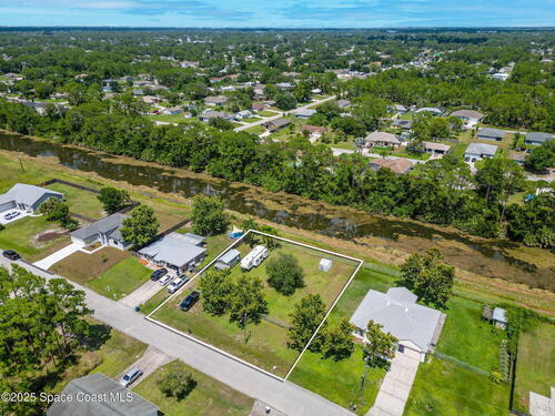 847 Tejon Avenue SW, Palm Bay, FL 32908