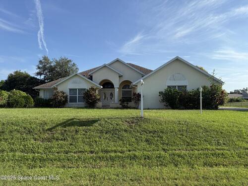 711 Hunan Street NE, Palm Bay, FL 32907