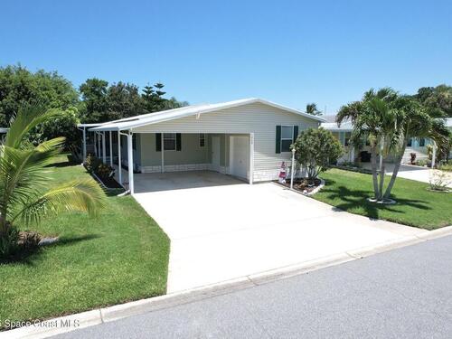 1068 Wren Circle, Barefoot Bay, FL 32976