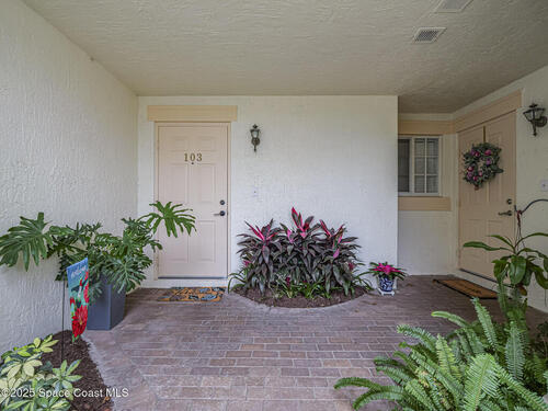 536 7th Square, Vero Beach, FL 32962
