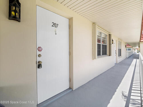 107 Springlake Court, Vero Beach, FL 32962