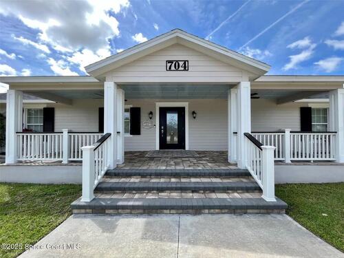 704 Osmosis Drive SW, Palm Bay, FL 32908