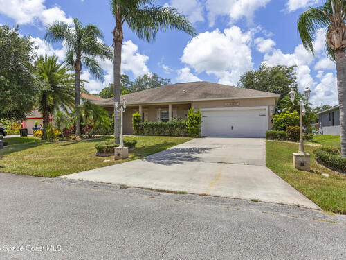 1870 Parrsboro Street NW, Palm Bay, FL 32907