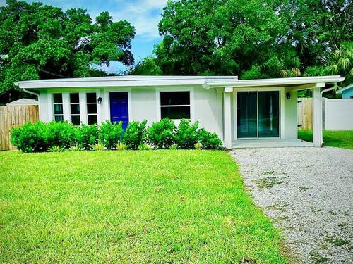 2290 Seminole Boulevard, Melbourne, FL 32904