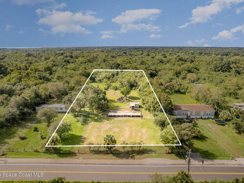 2585 Wiley Avenue, Mims, FL 32754