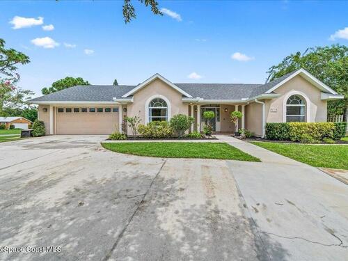 1316 Coventry Circle, Melbourne, FL 32904