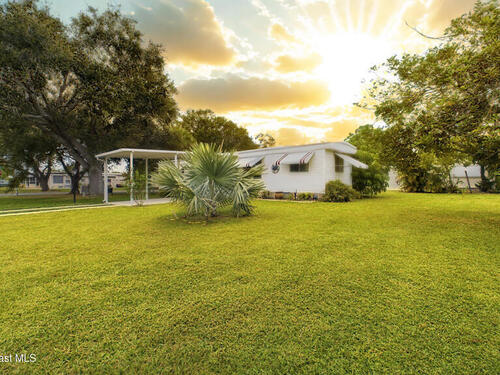 888 Laurel Circle, Barefoot Bay, FL 32976