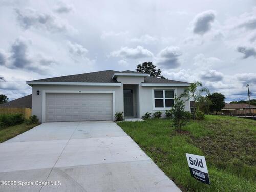 450 Awin Circle SE, Palm Bay, FL 32909