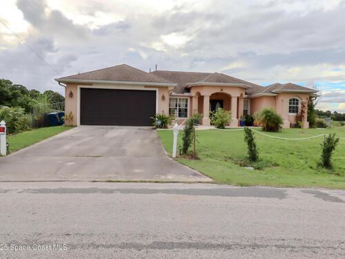 292 Hoffer Avenue NW, Palm Bay, FL 32907