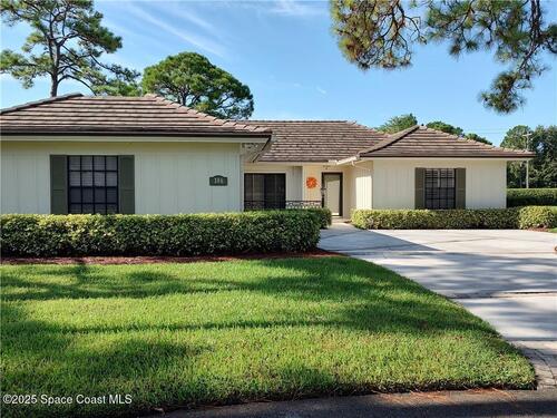 106 Prestwick Circle, Vero Beach, FL 32967