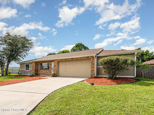 706 Isle Royale Avenue NW, Palm Bay, FL 32907