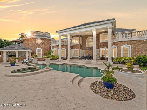 142 Lansing Island Drive, Indian Harbour Beach, FL 32937