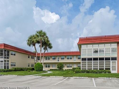 108 Spring Lake Court, Vero Beach, FL 32962