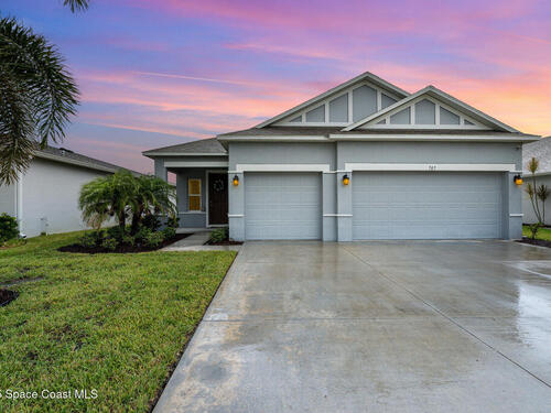 707 Corbin Circle SW, Palm Bay, FL 32908