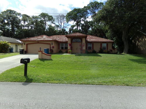 310 SE Seahorse Circle SE, Palm Bay, FL 32909