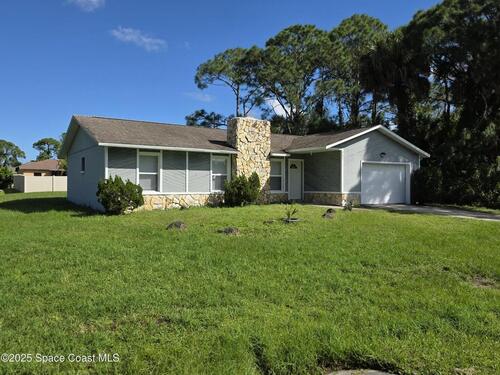 901 Colonial Avenue SE, Palm Bay, FL 32909