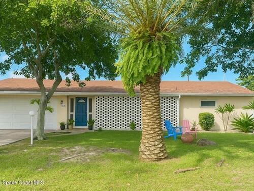 302 W Osceola Lane, Cocoa Beach, FL 32931