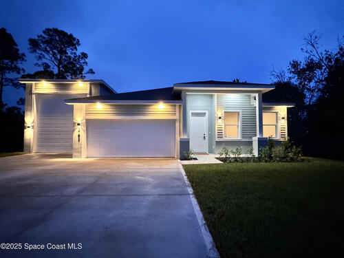 105 Delia Avenue NW, Palm Bay, FL 32907