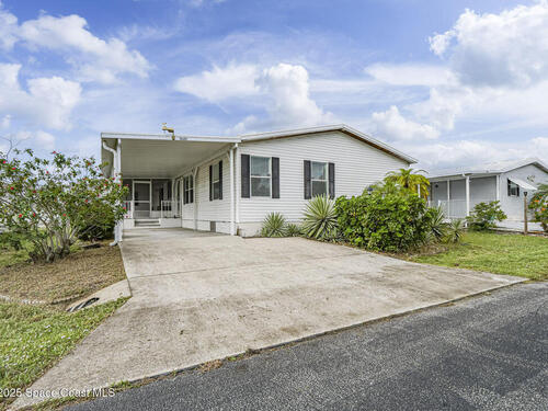 7620 Boxelder Road E, Micco, FL 32976