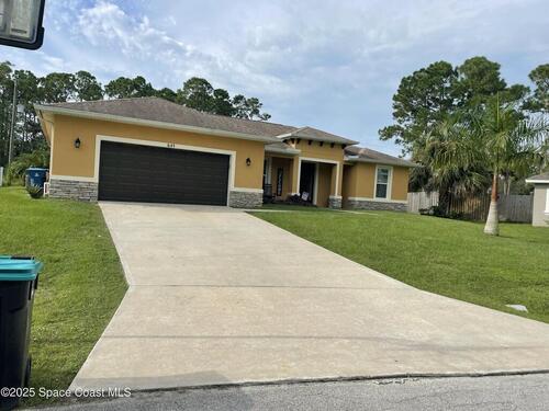 681 SW David Circle SW, Palm Bay, FL 32908