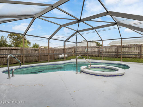 737 NE Badger Drive NE, Palm Bay, FL 32905