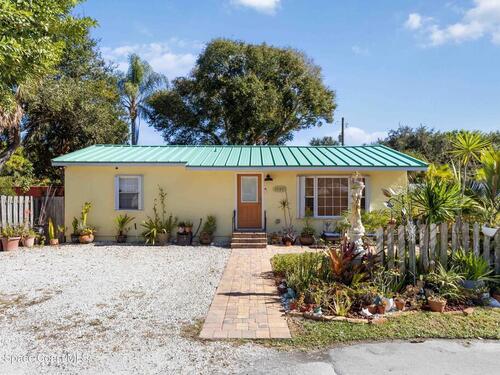 1589 Magnolia Street NE, Palm Bay, FL 32905