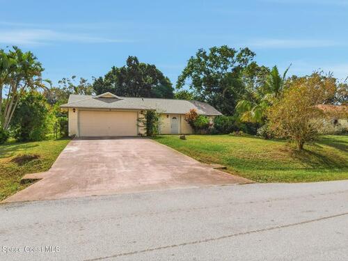 1226 Hedgecoth Street NW, Palm Bay, FL 32907