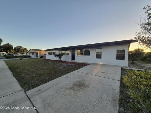 980 Bacon Circle NE, Palm Bay, FL 32905