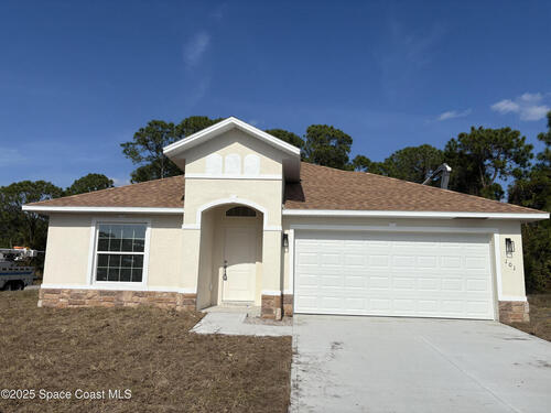 101 Crosspoint Street SE, Palm Bay, FL 32909