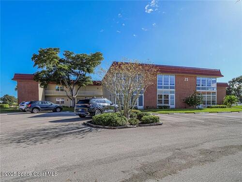 25 Pine Arbor Lane, Vero Beach, FL 32962