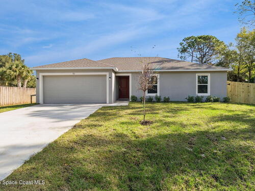 700 Tejon Avenue SW, Palm Bay, FL 32908
