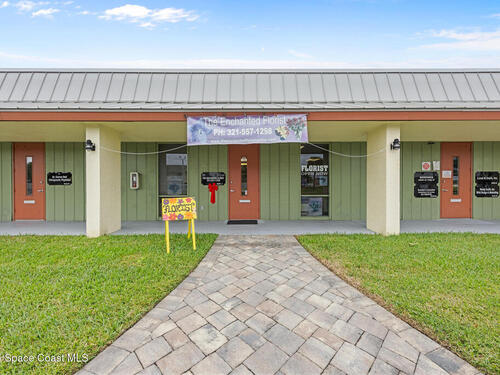 4690 Lipscomb Street NE, Palm Bay, FL 32905