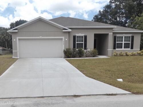 967 Zambrana Street SE, Palm Bay, FL 32909