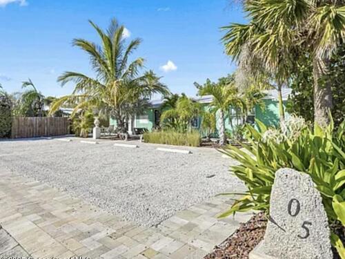 105 NE 3rd Street, Satellite Beach, FL 32937