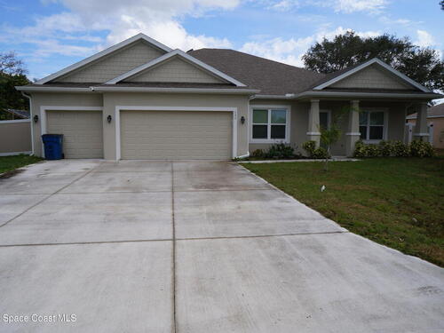 153 Oakcrest Avenue NE, Palm Bay, FL 32907