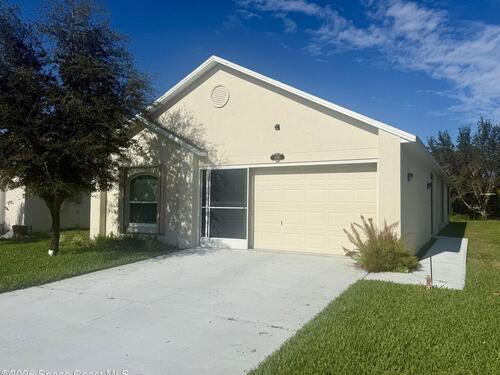2089 Redwood Circle NE, Palm Bay, FL 32905