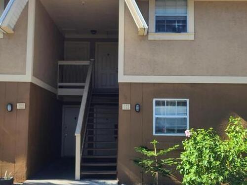 148 Berkshire Lane, Melbourne, FL 32935