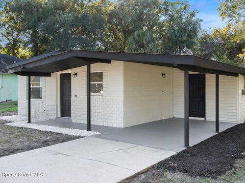 2720 Pineapple Avenue, Mims, FL 32754