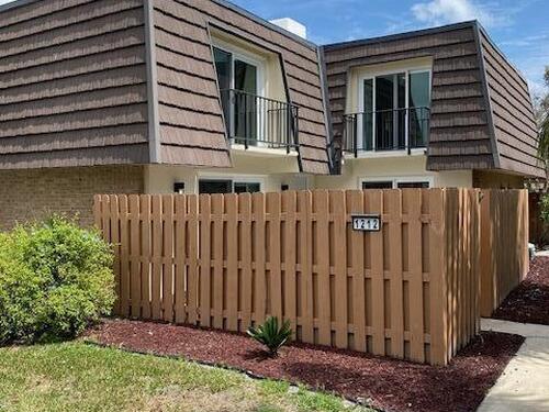 1212 Vista Oaks Circle NE, Palm Bay, FL 32905