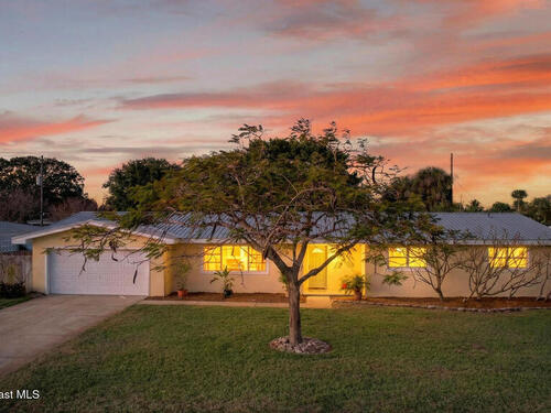 560 Glenwood Avenue, Satellite Beach, FL 32937