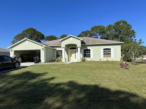 931 NW Dorchester Road NW, Palm Bay, FL 32907