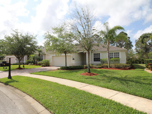 523 Gardendale Circle SE, Palm Bay, FL 32909