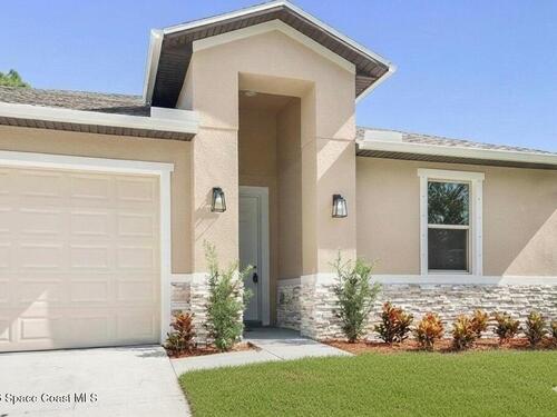 801 Gelaso Street SW, Palm Bay, FL 32908